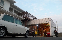 武藤邸車.バイク.JPG