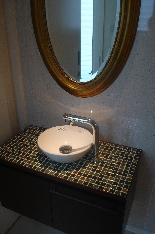 トイレ鏡.JPG